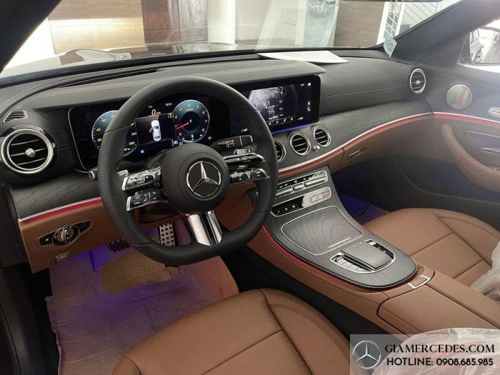Mercedes-Benz-E200-Exclusive-11