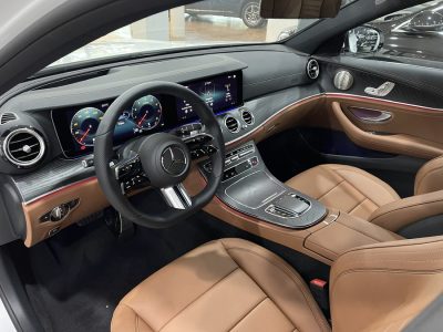 Mercedes-E300-AMG-17