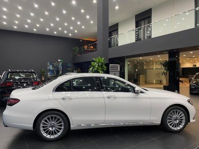 Mercedes Benz E200 25